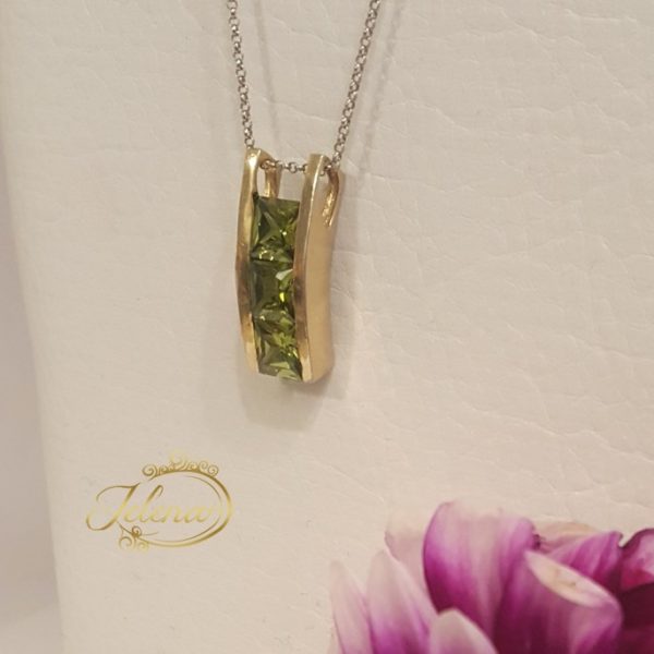 223 Privezak sa peridotima
