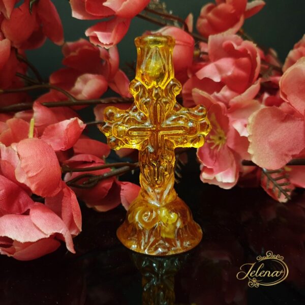 011 Figura ćilibar